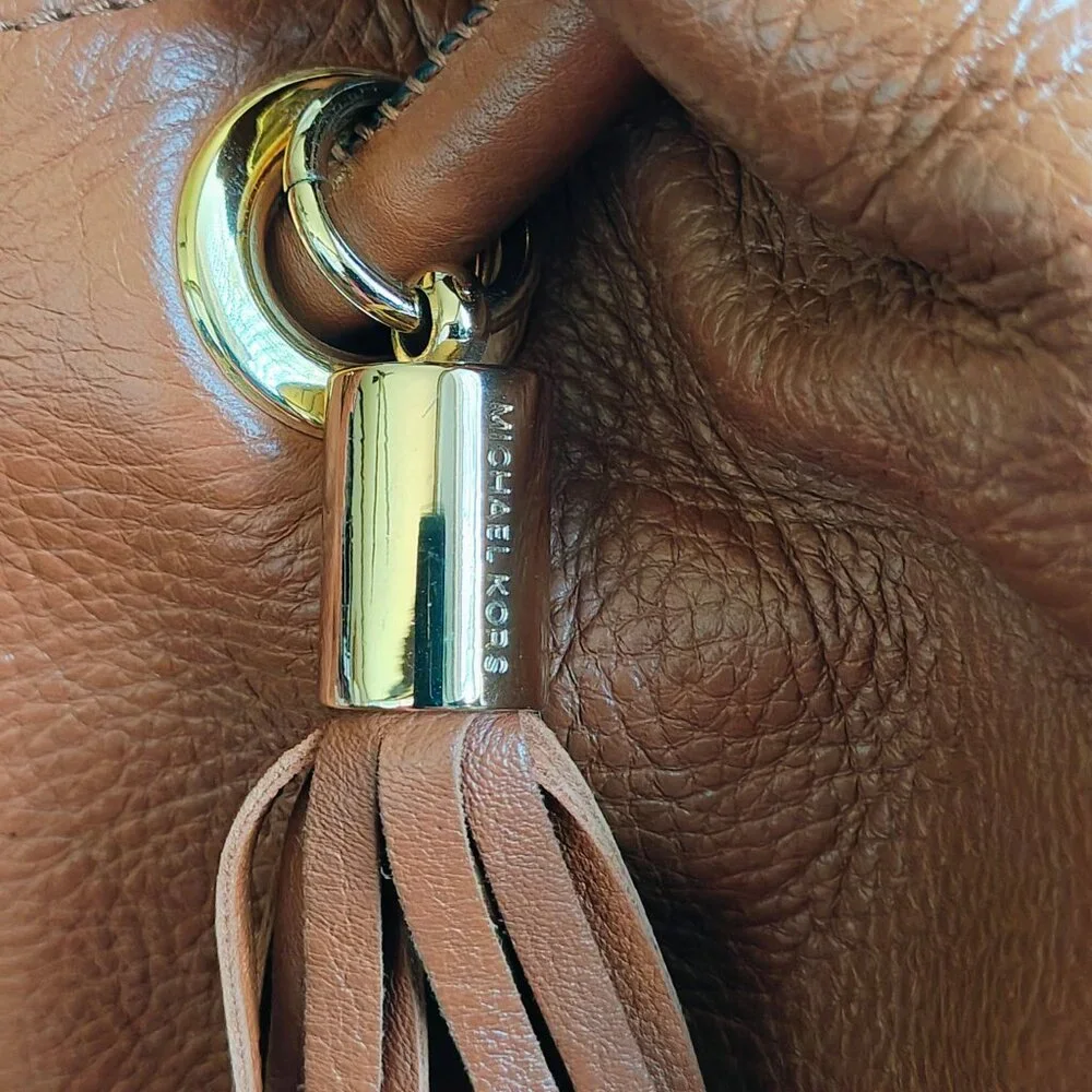 MICHAEL KORS Astor Ring Hobo Bag